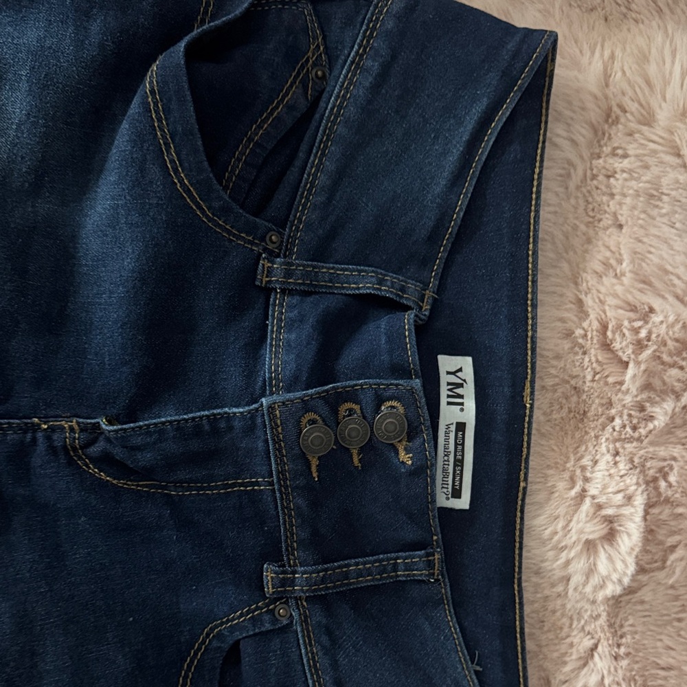 YMI Wannabettabutt jeans with holes